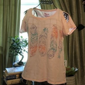 Feathers tshirt